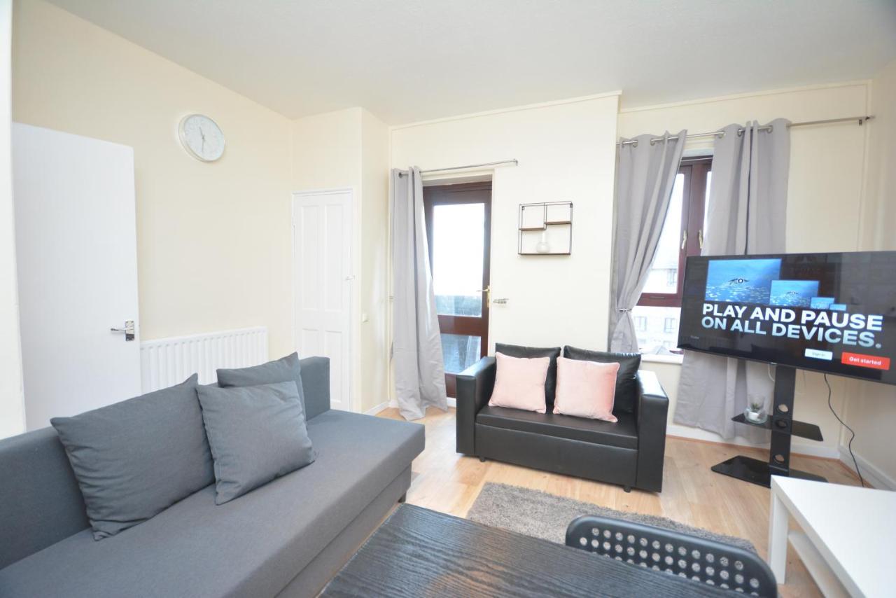 Lovely 4 Bedroom Apartment Close To The City Walking Distance From The Rivere View Londres Exterior foto